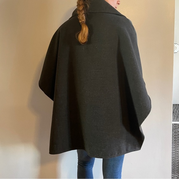 Topshop Cape with Pockets - Picture 4 of 4
